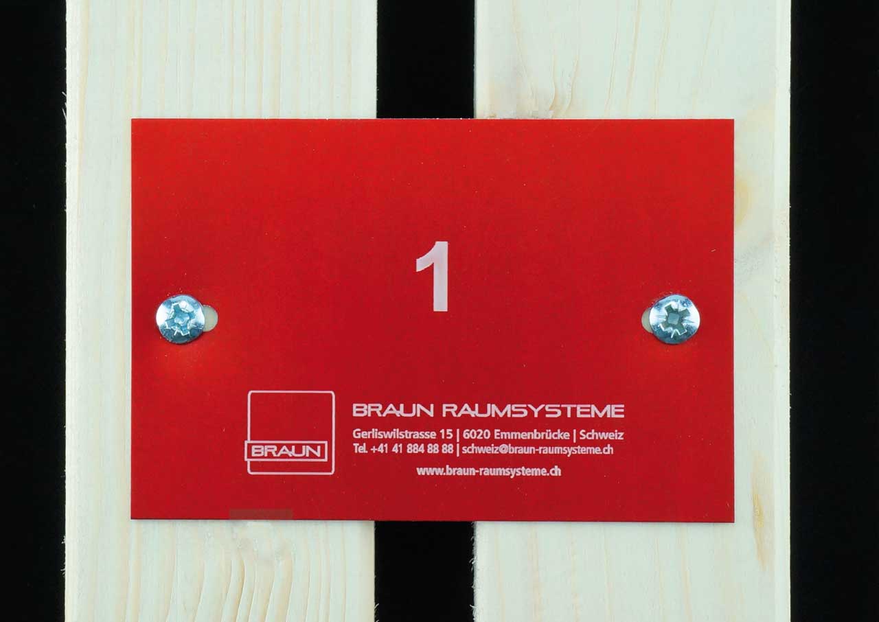 Kellertrennwände Holz Nummernschild
